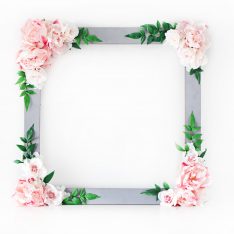 DIY Bridal Shower Floral Photo Booth Frame