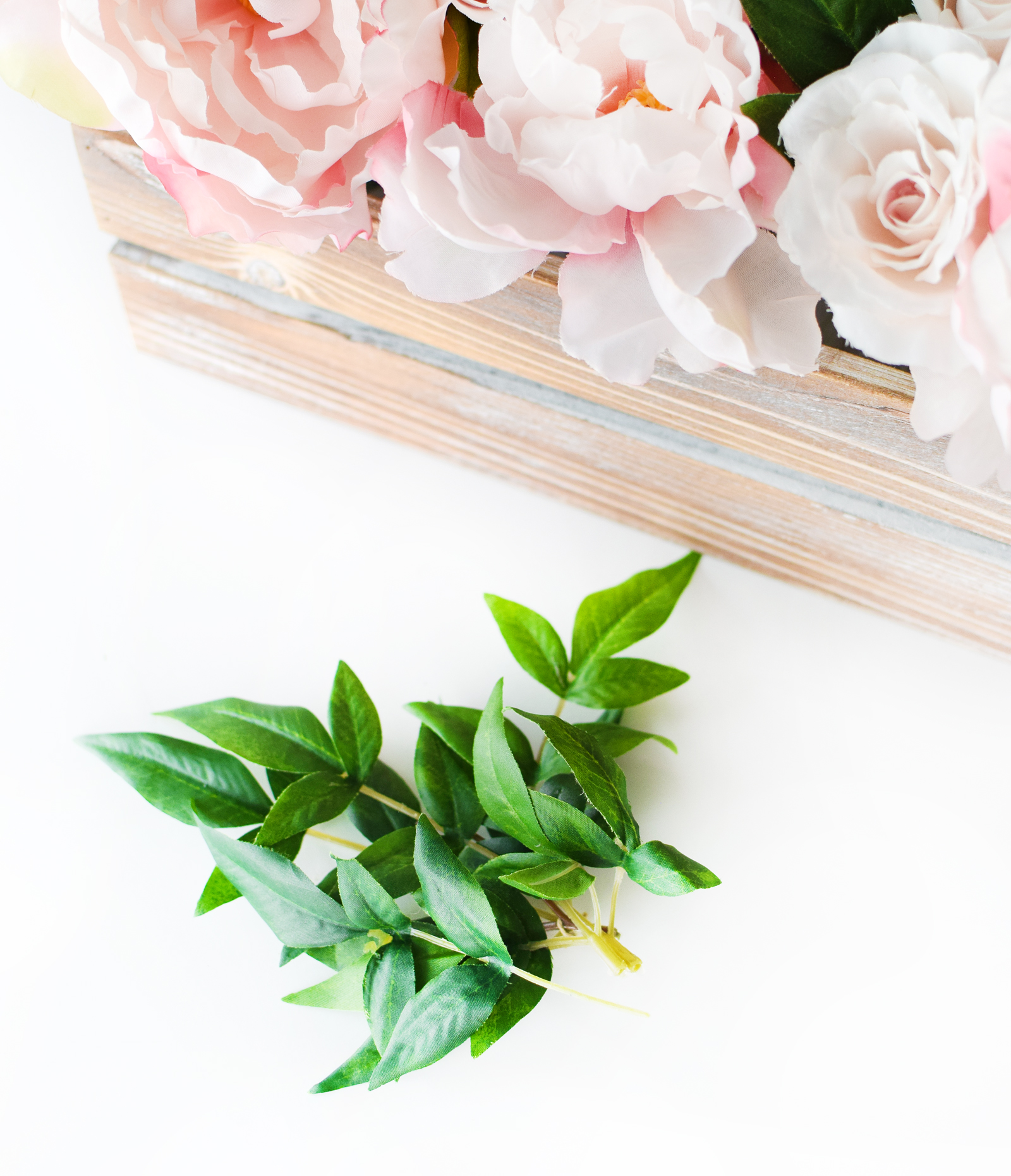 DIY Easy Bridal Shower Floral Centerpiece